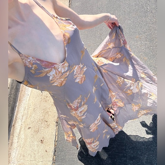 Floral Maxi Dress - Picture 3 of 10